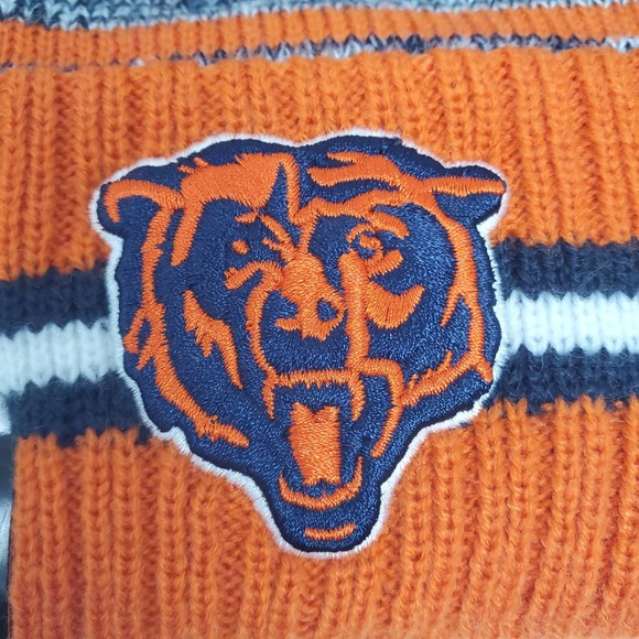 NEW 2021 NFL NEW ERA ON FIELD SIDELINE POM BEANIE - Chicago Bears - Picture 2 of 4